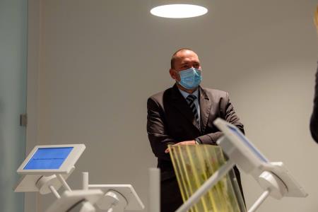 Hišo kranjske čebele v Višnji Gori obiskal minister za kmetijstvo 4